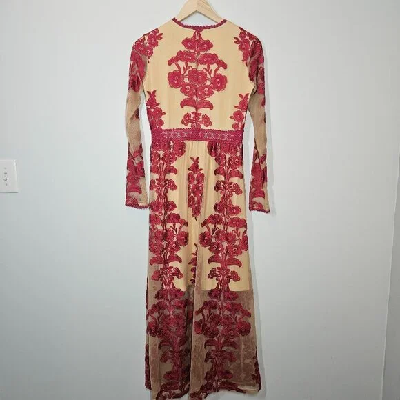 Chicwish Size XS V-neck floral embroidered mesh maxi dress wine red - Picture 11 of 15